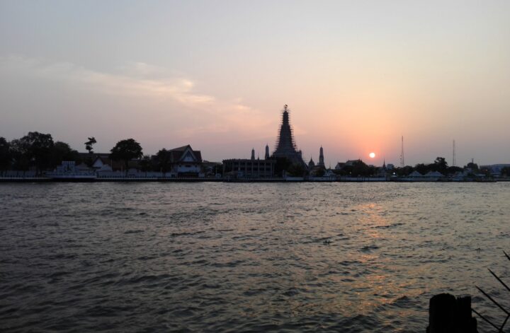 sunset at Wat Arun